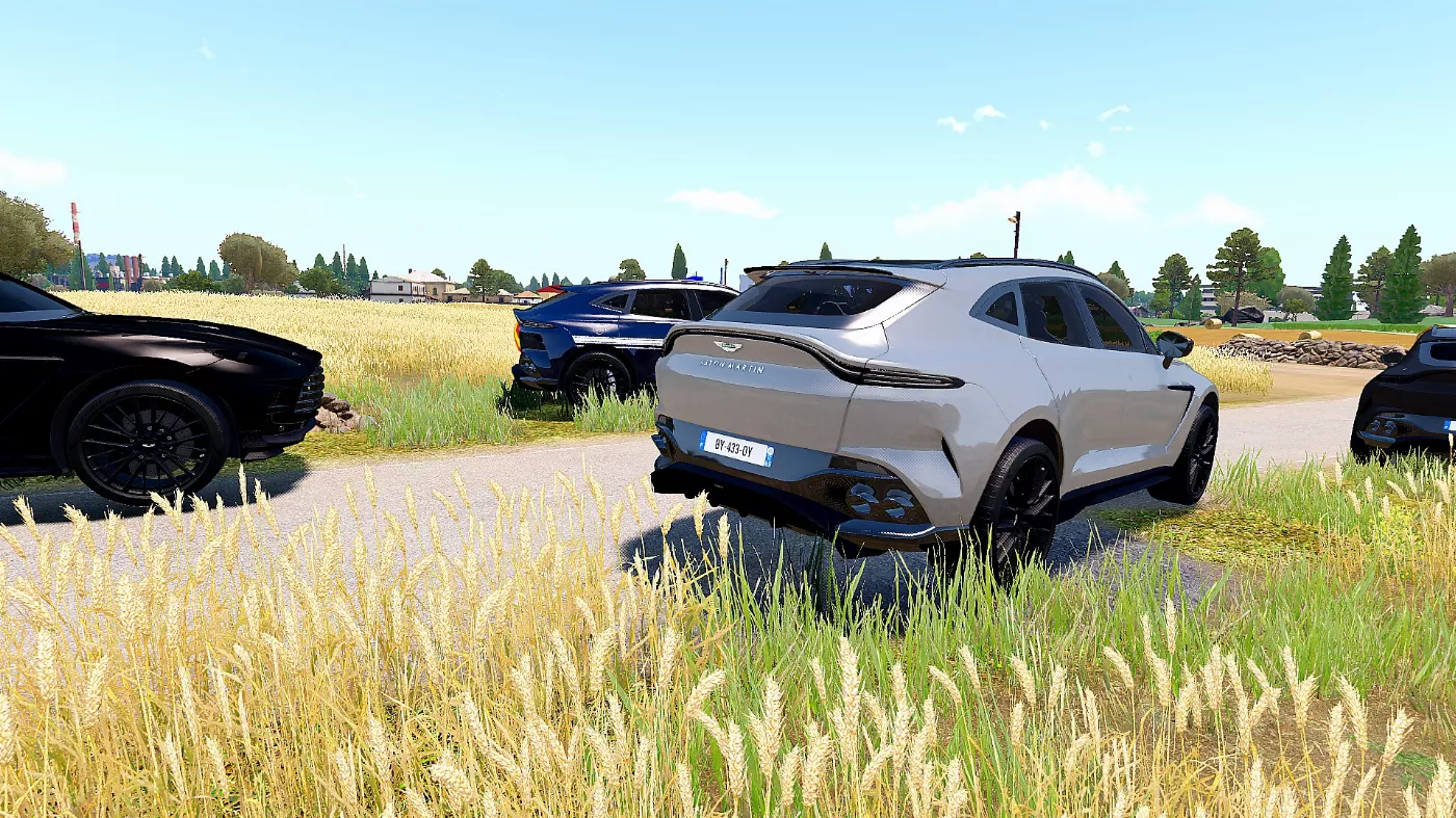 Aston Martin DBX 707